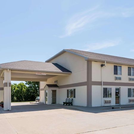 Отель Super 8 By Wyndham Beloit Экстерьер фото